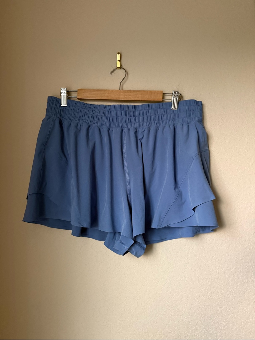 Lululemon Shake It Out High-Rise Running Short 2.5" Size XL